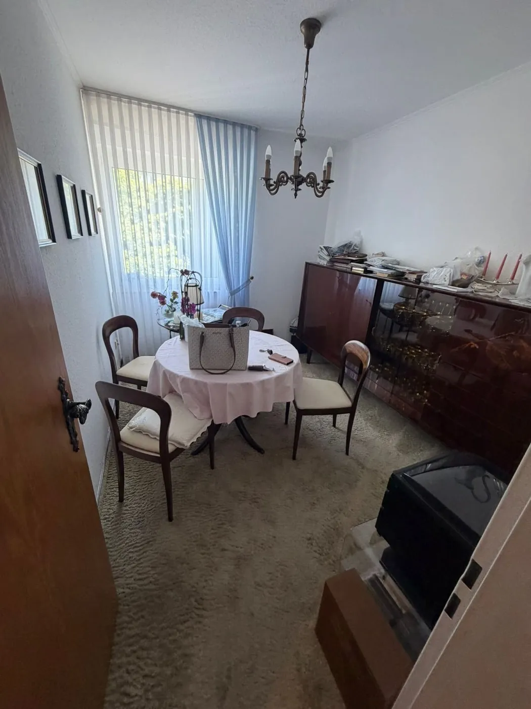Eingerichtetes Esszimmer vor der Auflösung – Haushaltsauflösung Wuppertal